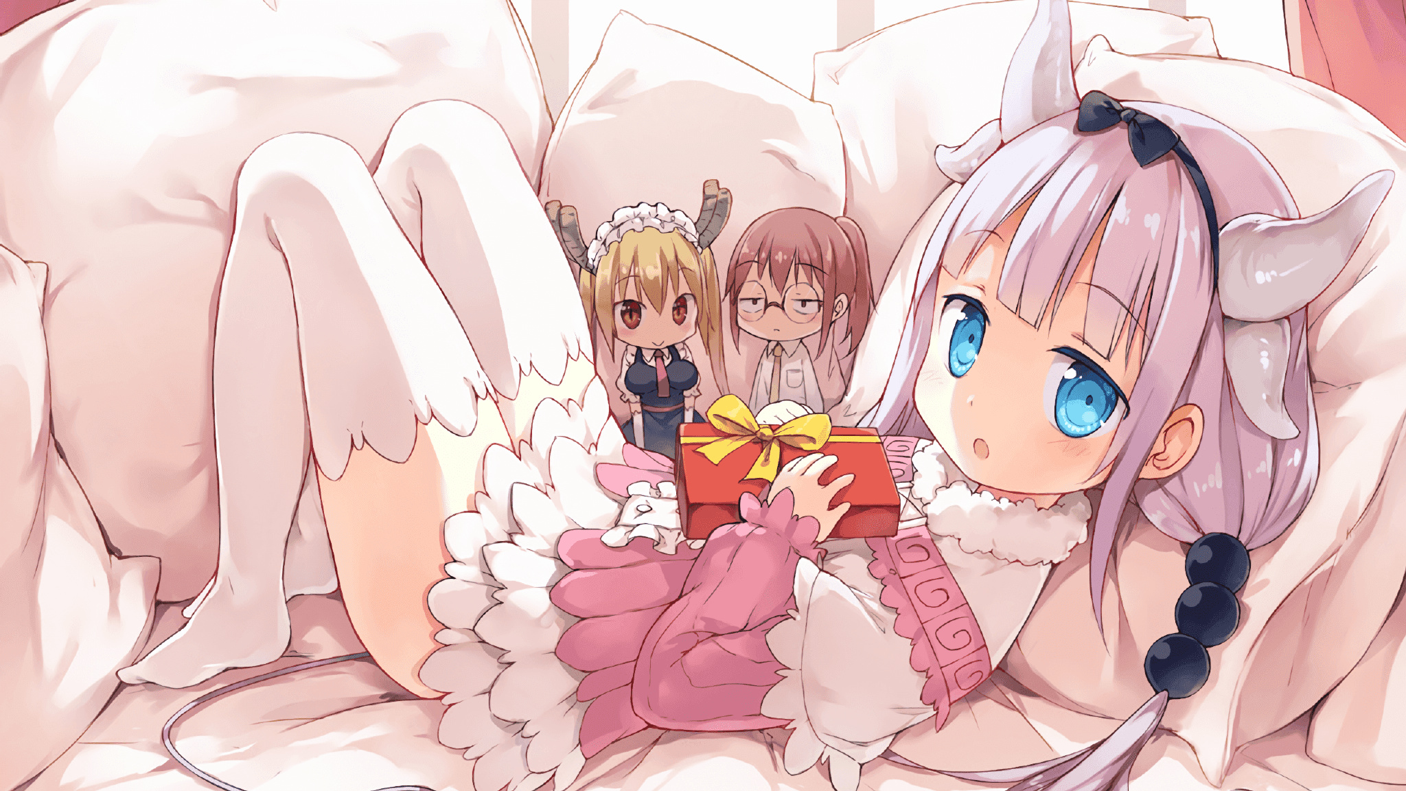 快船前锋在赛前热身中完成高难度扣篮,快船 扣篮