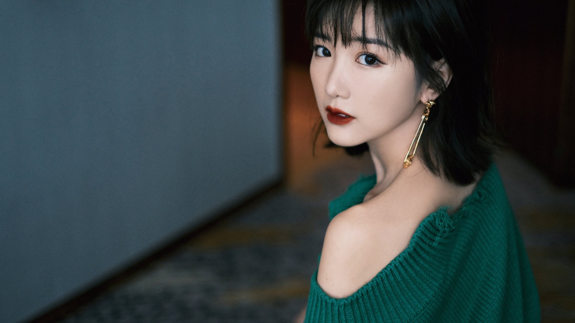 黄蜂加强防守站位有效限制对手突破，黄蜂战术是什么