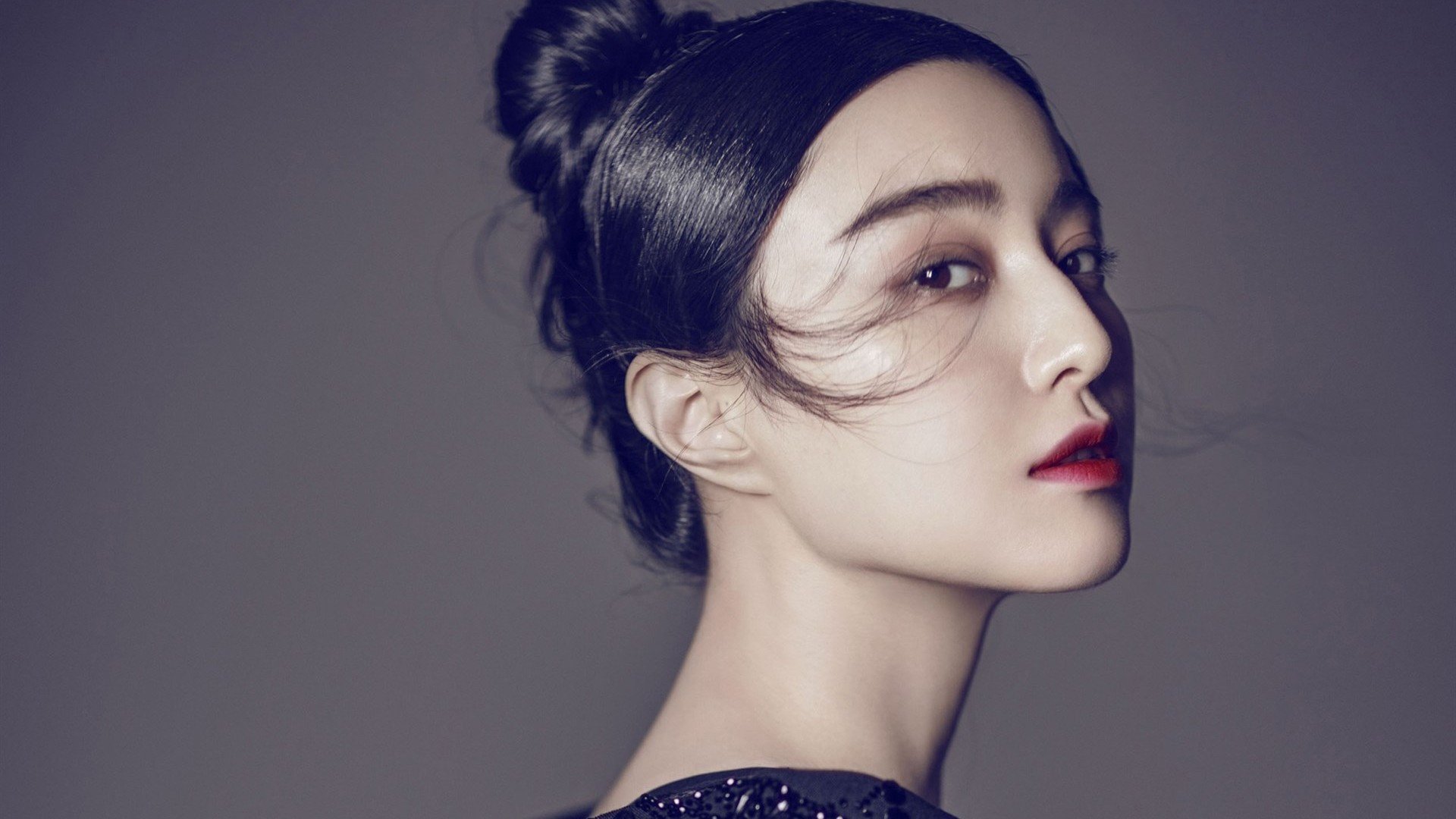 中国足球训练中耐力与爆发力训练方案对比效果,足球的耐力训练